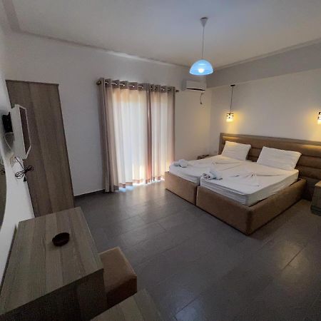 Hotel Irini Sarandë Buitenkant foto