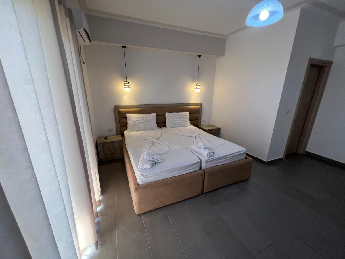 Hotel Irini Sarandë Buitenkant foto