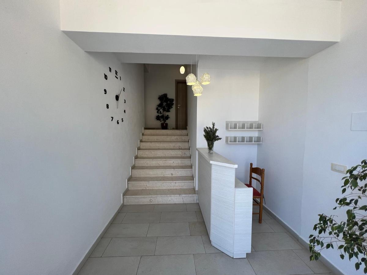Hotel Irini Sarandë Buitenkant foto
