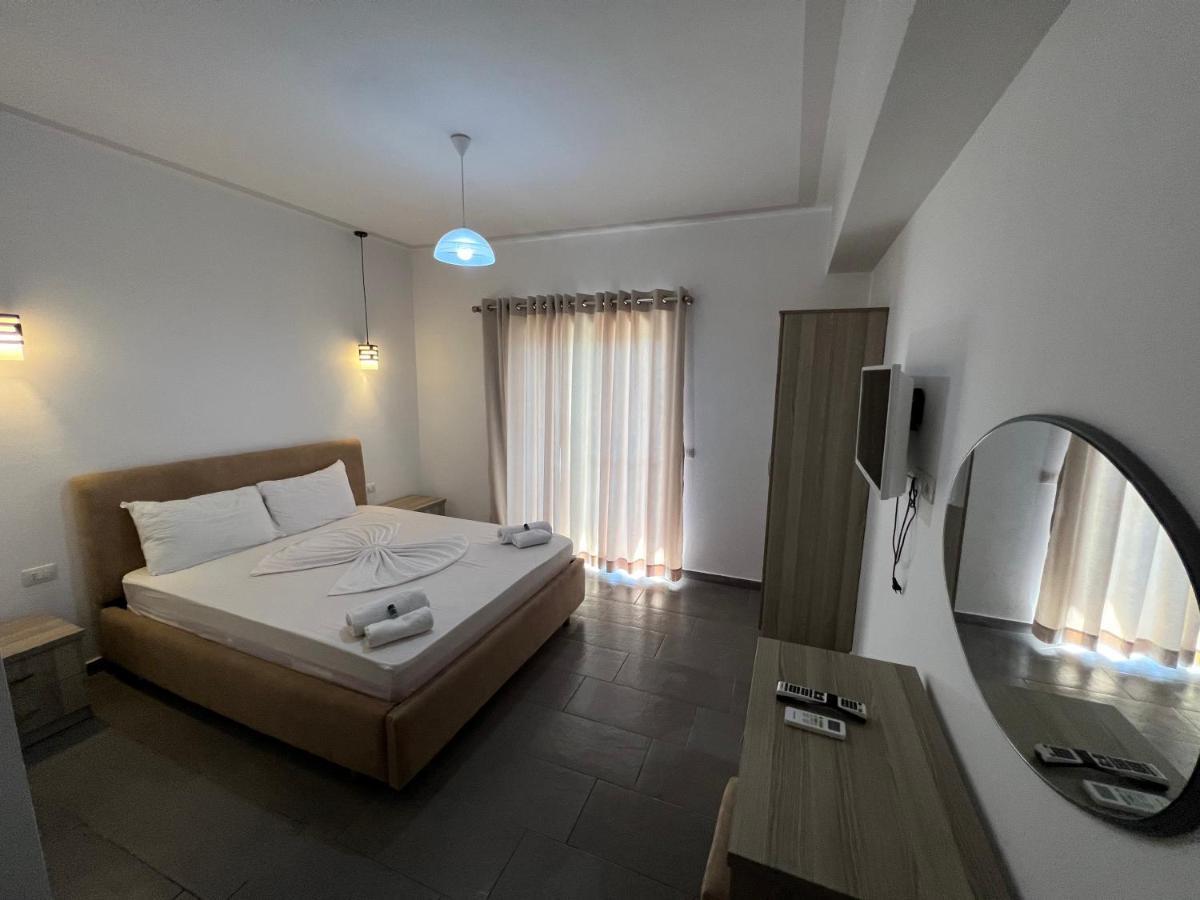 Hotel Irini Sarandë Buitenkant foto