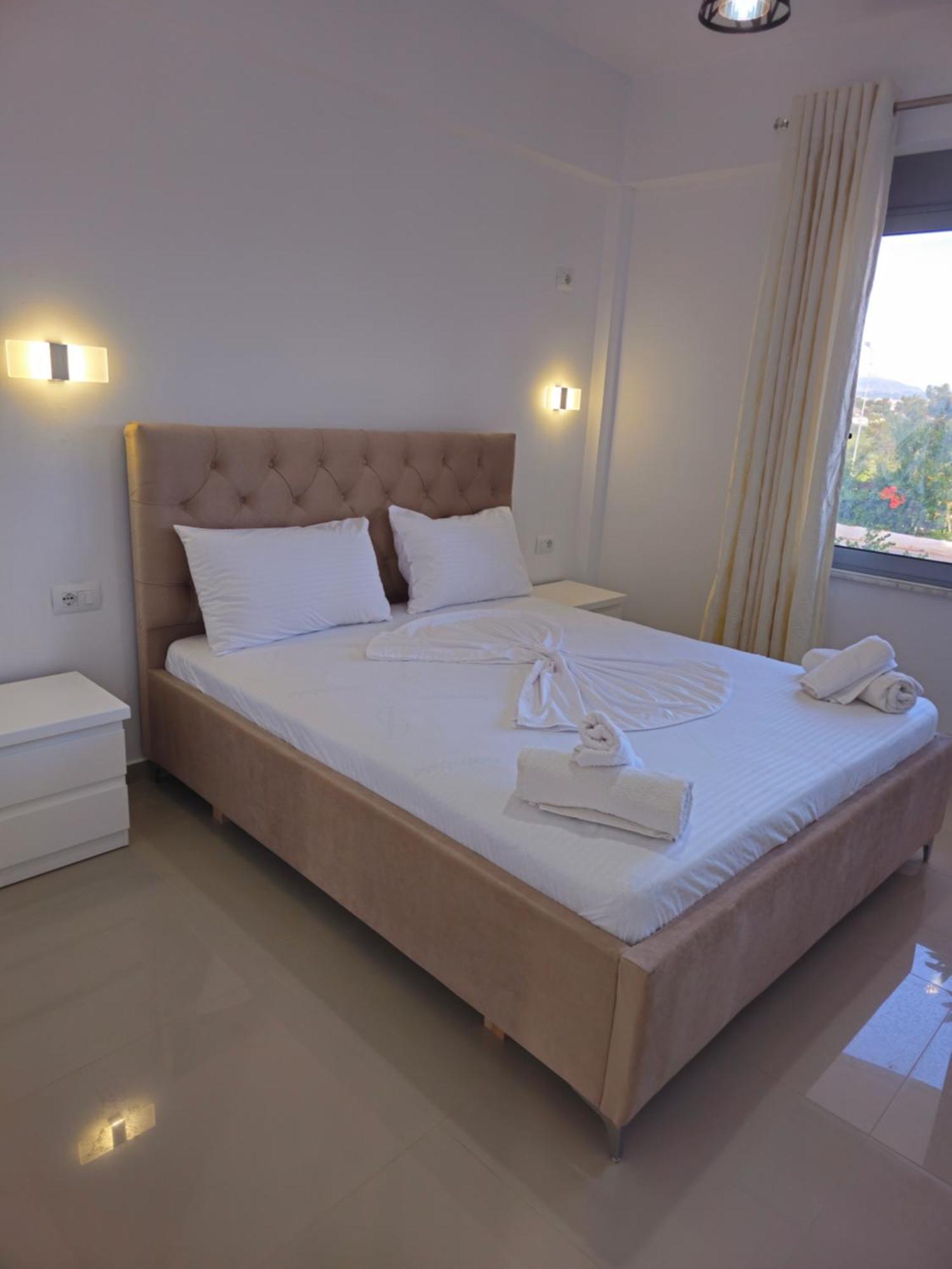 Hotel Irini Sarandë Buitenkant foto