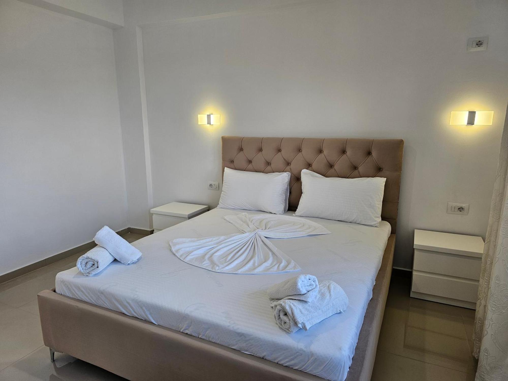 Hotel Irini Sarandë Buitenkant foto