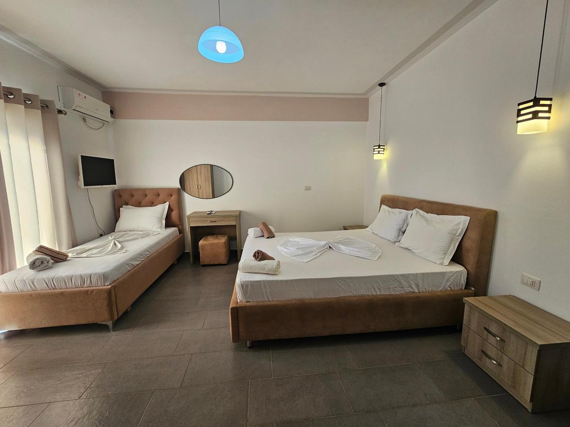 Hotel Irini Sarandë Buitenkant foto