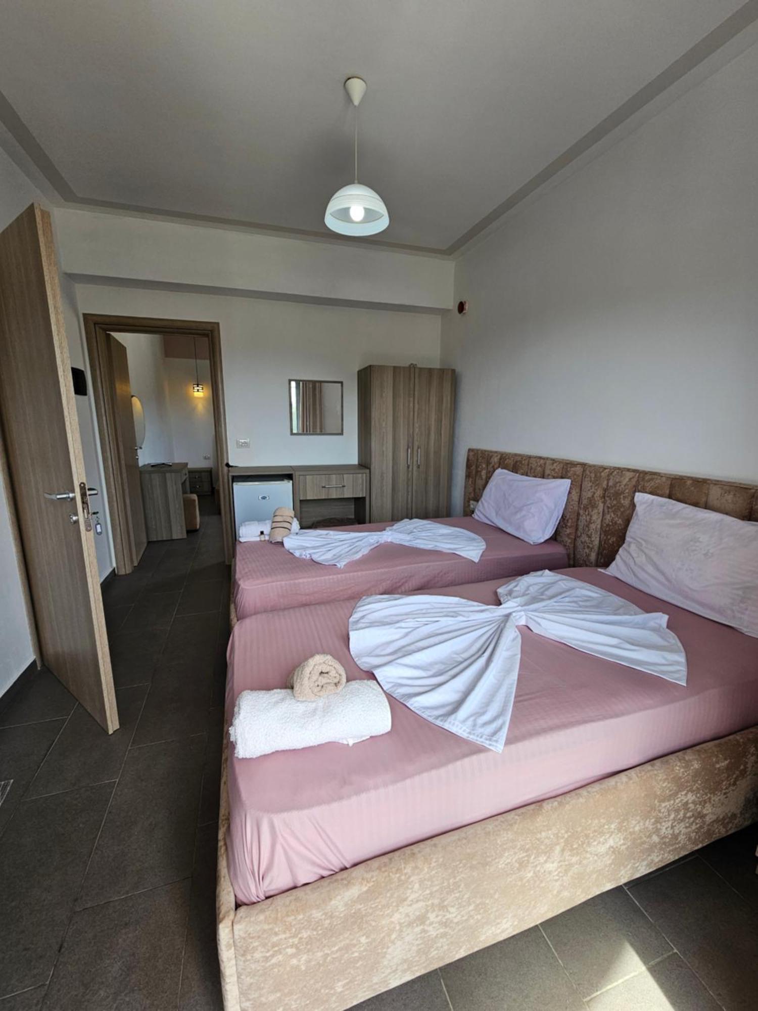 Hotel Irini Sarandë Buitenkant foto