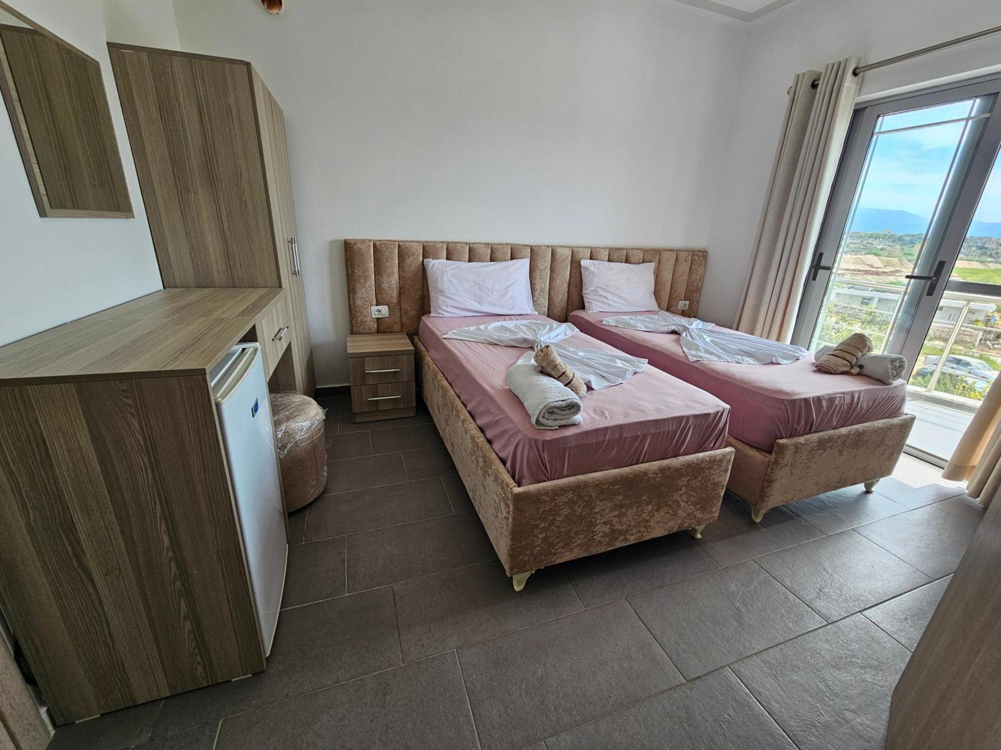 Hotel Irini Sarandë Buitenkant foto
