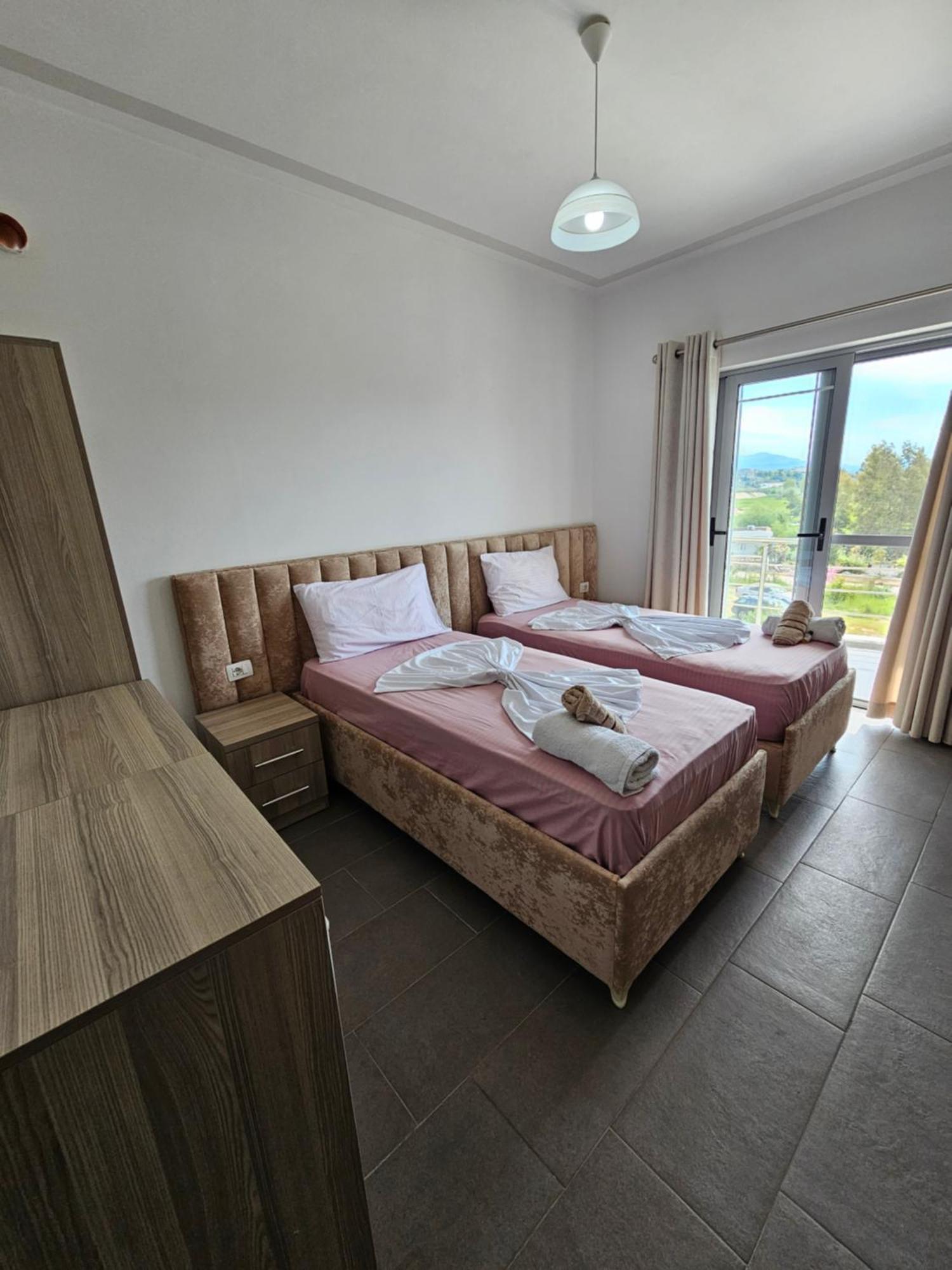 Hotel Irini Sarandë Buitenkant foto