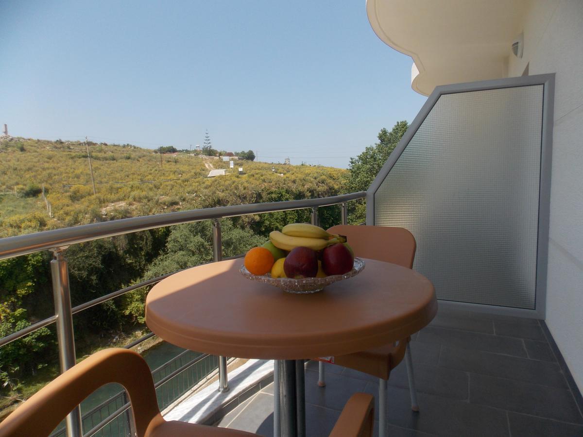 Hotel Irini Sarandë Buitenkant foto