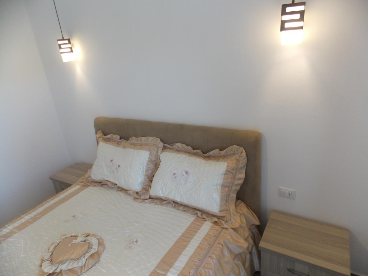 Hotel Irini Sarandë Buitenkant foto